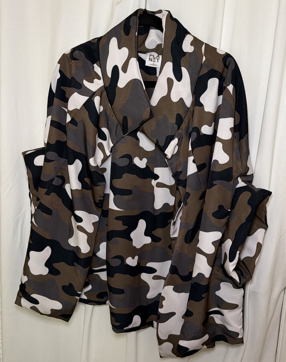 PLANET By Lauren G Cape W/Sleeve Holes & Pockets OSFM Nylon Camouflage